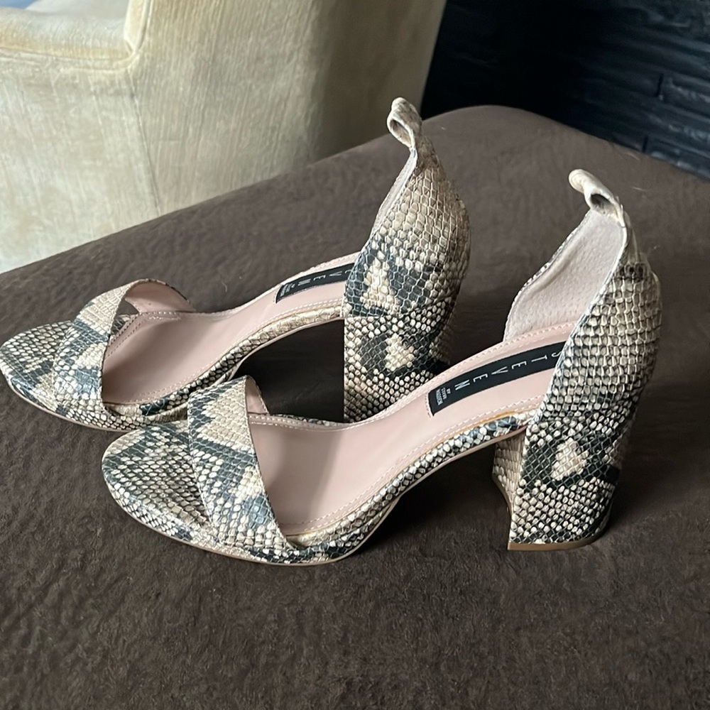 Super sexy snake skin chunky heels